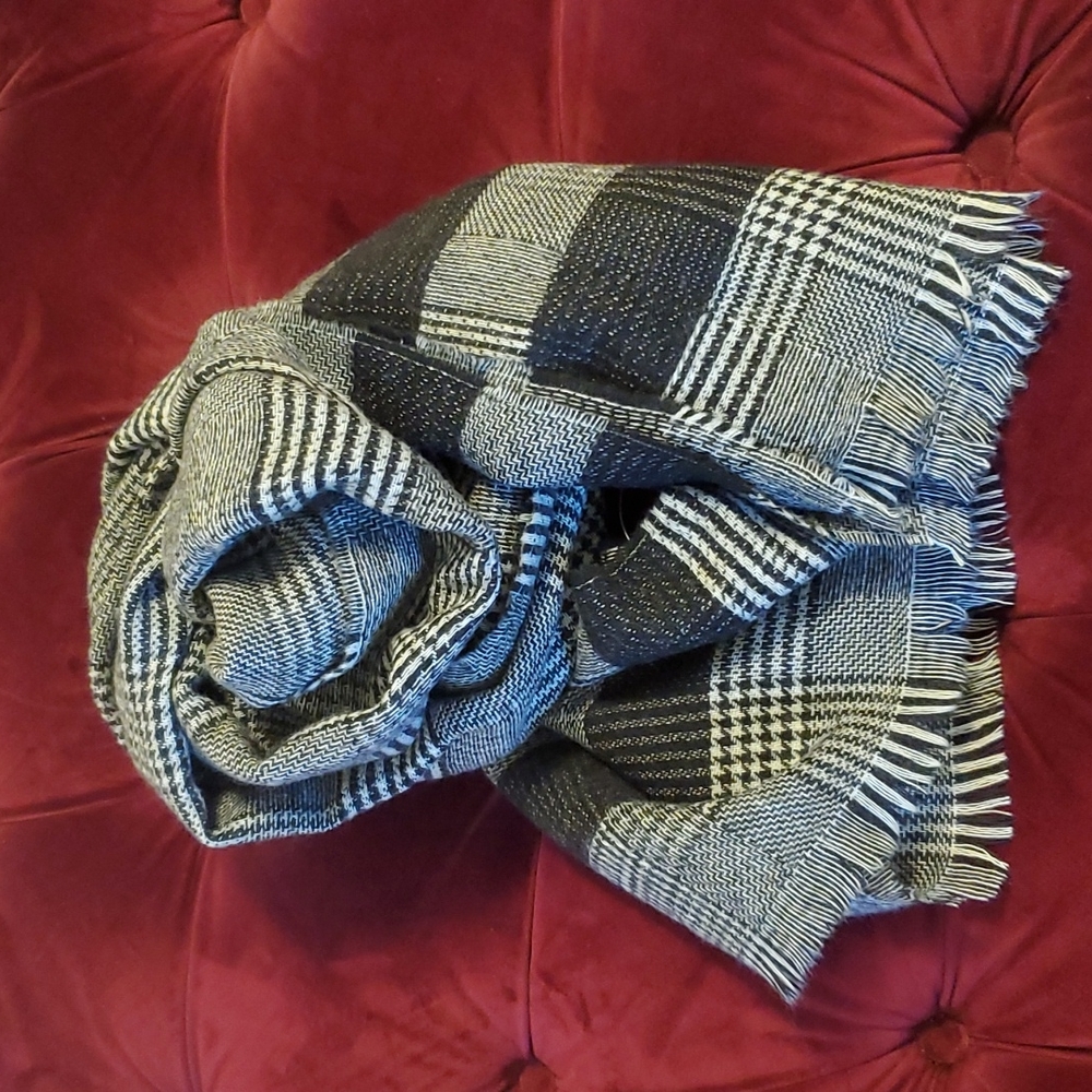 BR 100% Wool Scarf